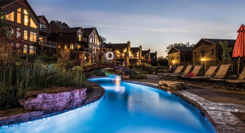 WaterMill Cove Resort LUXURY Lakefront Villa POOL/LAZY RIVER 2Mi to SDC Dock House in Indian Point