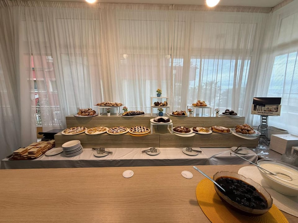 Food and drinks, Food, Buffet breakfast