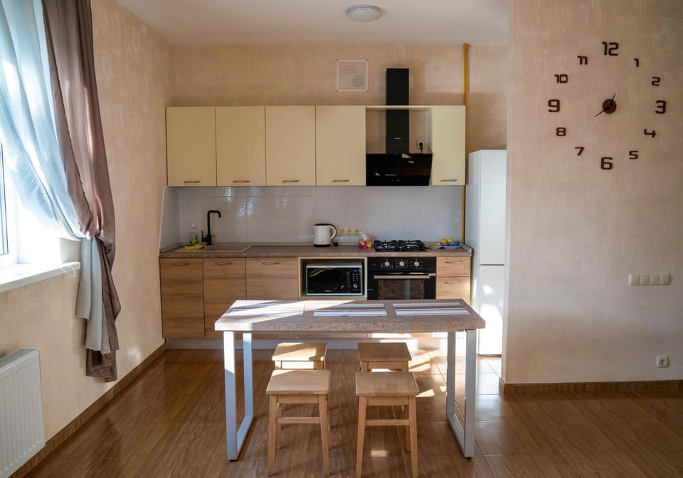 Coffee/tea facilities, Kitchen or kitchenette, Dining area, minibar, pet friendly, stove