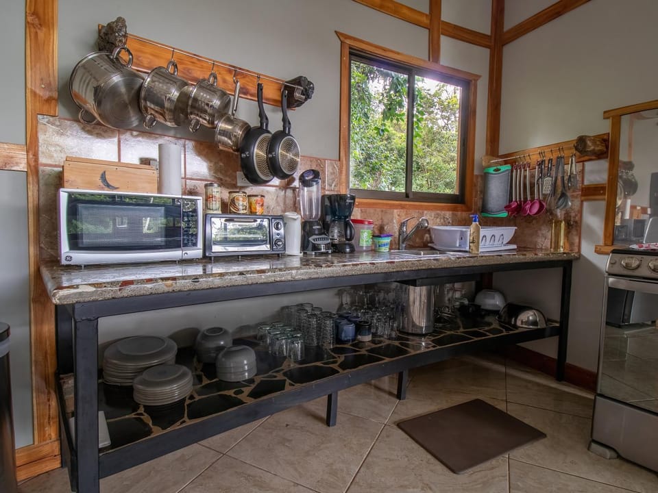 Coffee/tea facilities, Kitchen or kitchenette, dishwasher, minibar, pet friendly