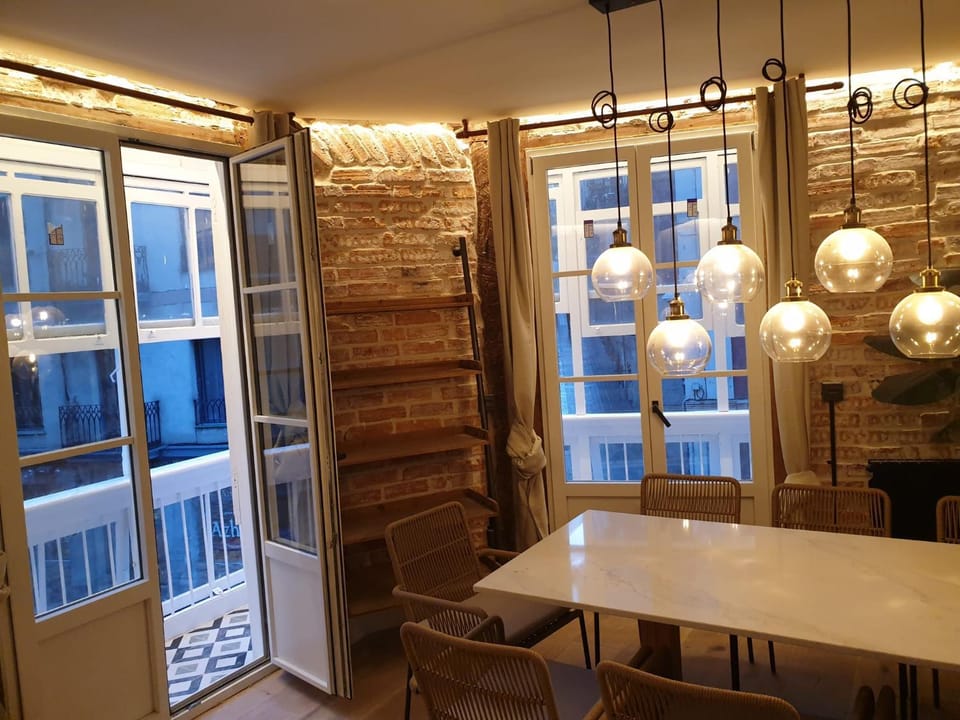 Lounge or bar, Dining area