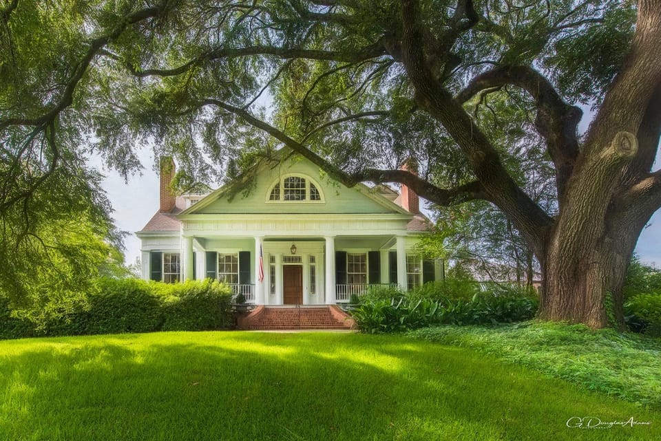 The Burn Bed and Breakfast Bed and Breakfast in Natchez
