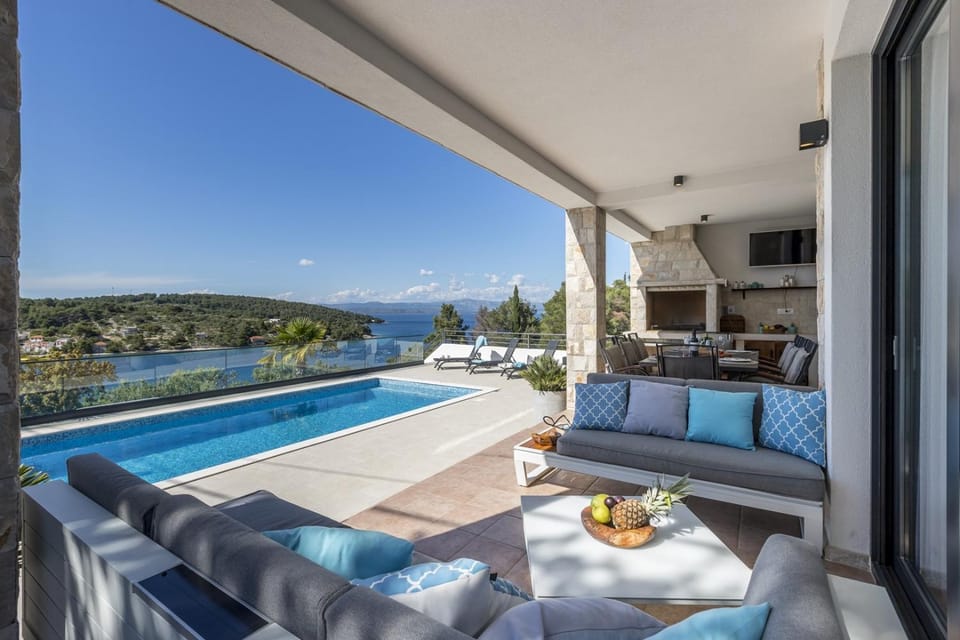 BBQ facilities, Balcony/Terrace, Seating area