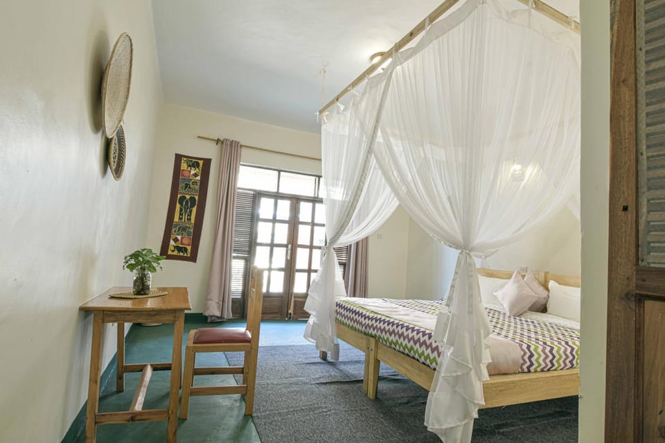 Shower, Garden, Bathroom, Balcony/Terrace, Garden view