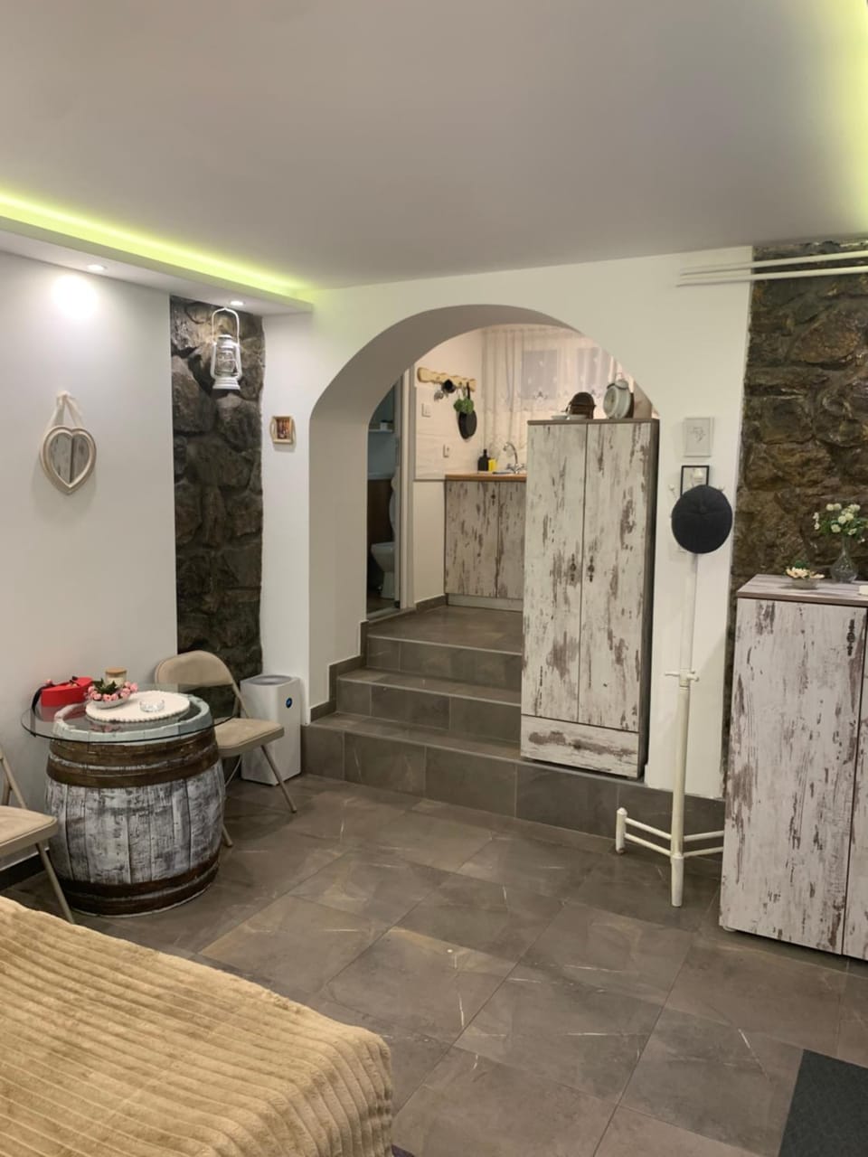 Seating area, kitchen