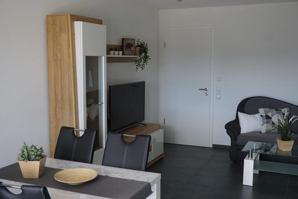 TV and multimedia, Living room, Dining area
