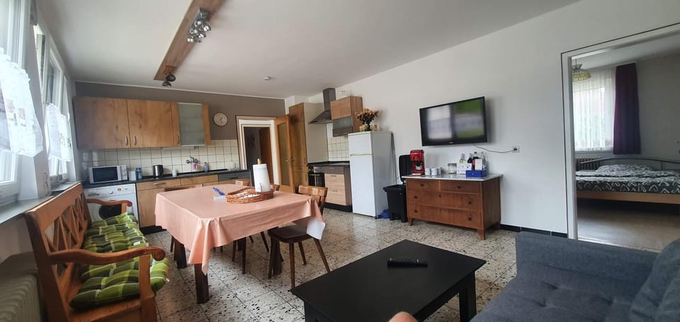 Restaurant/places to eat, Communal lounge/ TV room, Living room, Breakfast