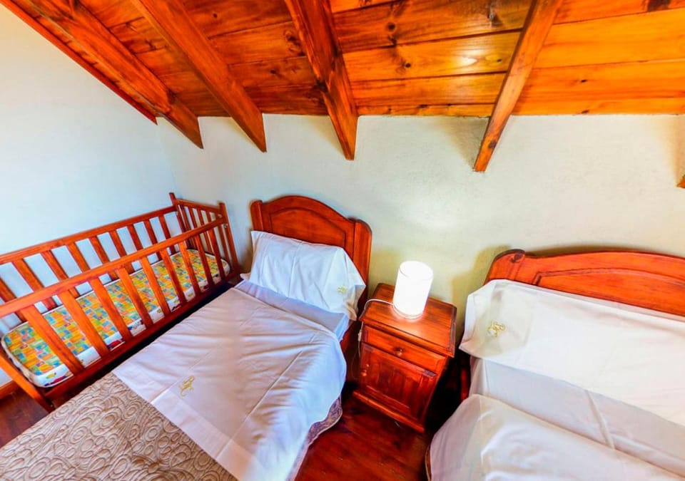 Bed, Bedroom, bunk bed