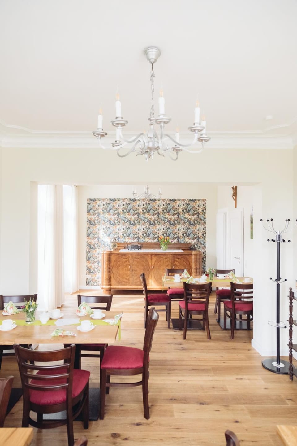 Restaurant/places to eat, Decorative detail