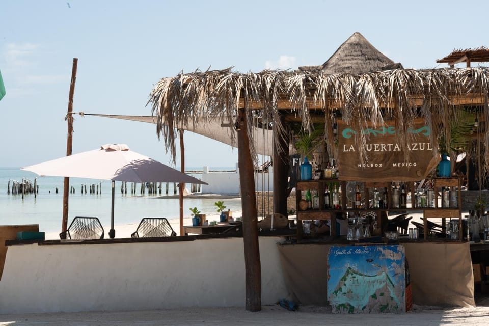 Restaurant/places to eat, Lounge or bar