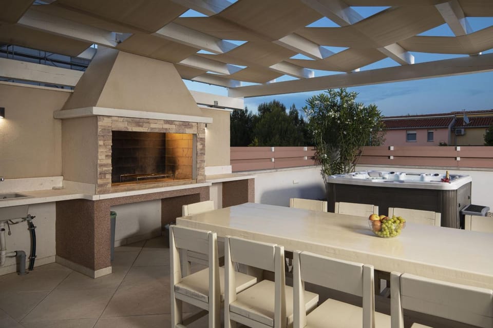 Patio, Day, Night, BBQ facilities, Hot Tub