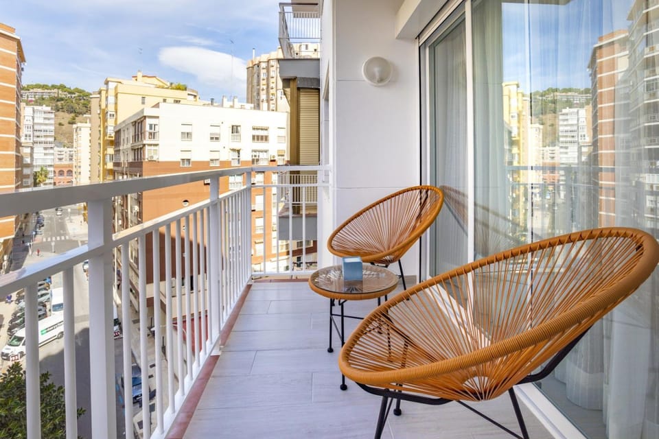 Livemalaga Modern & Vintage Malagueta Apartment in Malaga