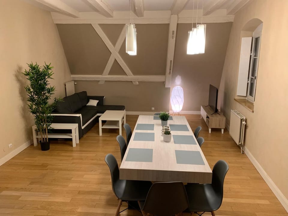Living room, Seating area, Dining area