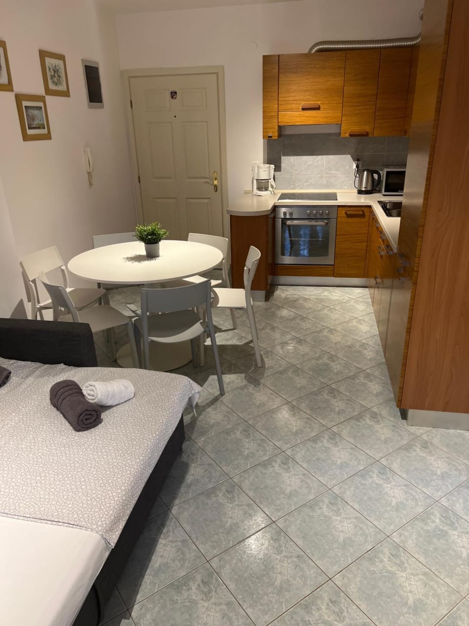 Dining area, Communal kitchen