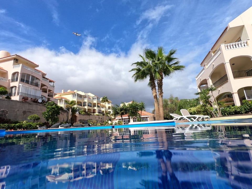 Property building, Swimming pool, Swimming pool