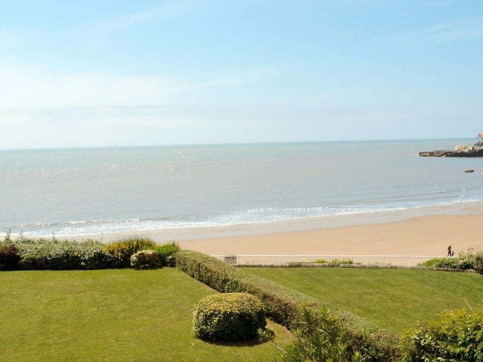 Appartement à Royan, vue mer, proche plage du Chay - FR-1-494-75 Apartment in Royan