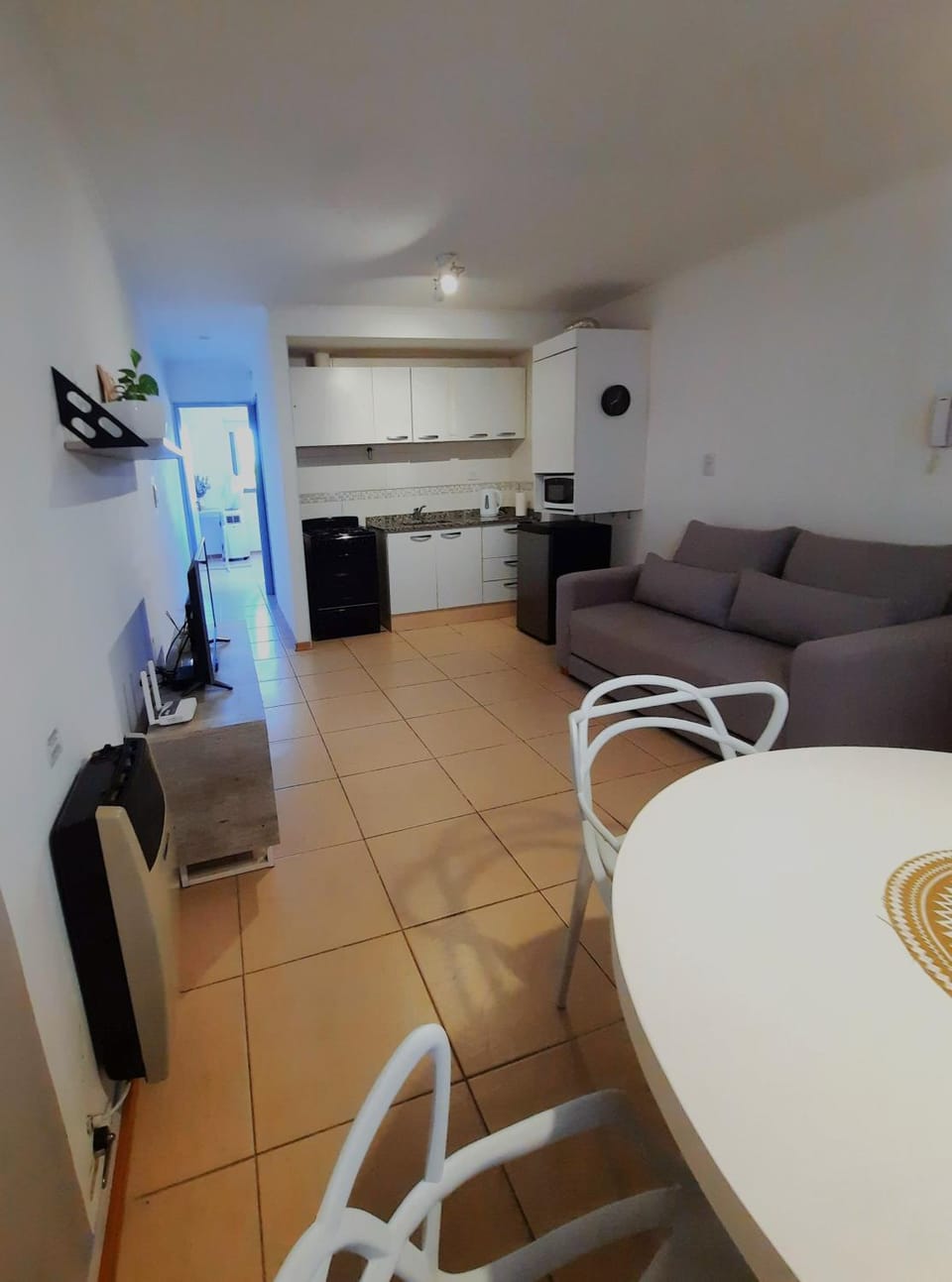 TV and multimedia, Kitchen or kitchenette, Living room, Seating area, Dining area, kitchen, kitchen