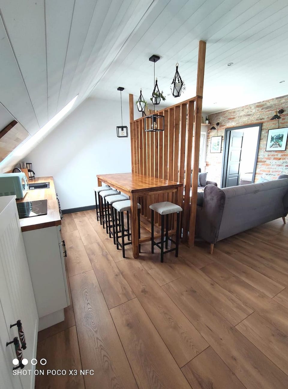 Kitchen or kitchenette, Living room, Seating area, Dining area