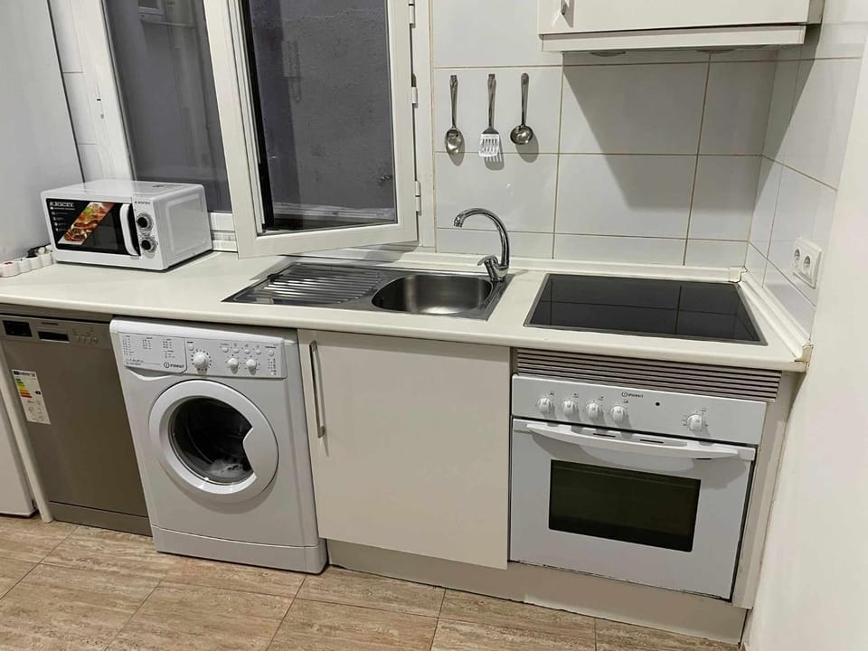 Kitchen or kitchenette, dishwasher, washing machine