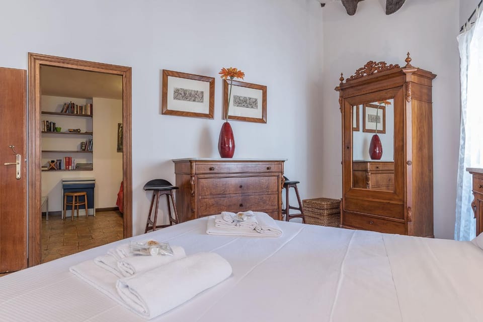 By the charming Piazza Navona - FromHometoRome Apartment in Rome