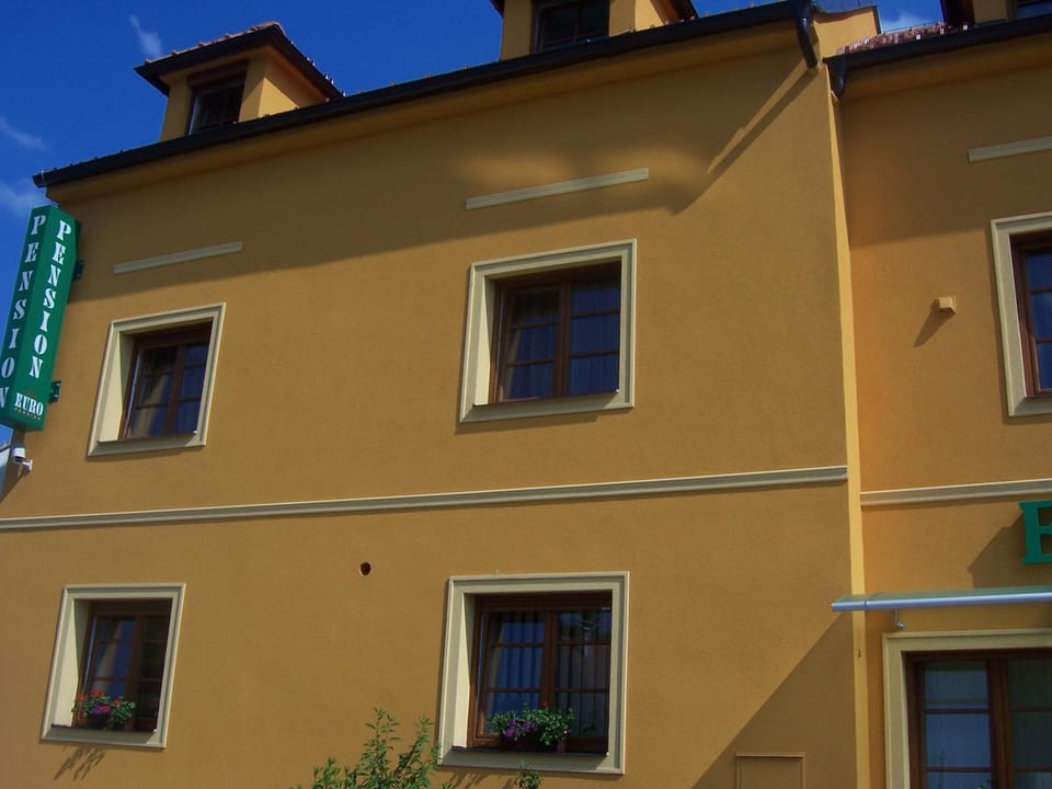 Property building, Day