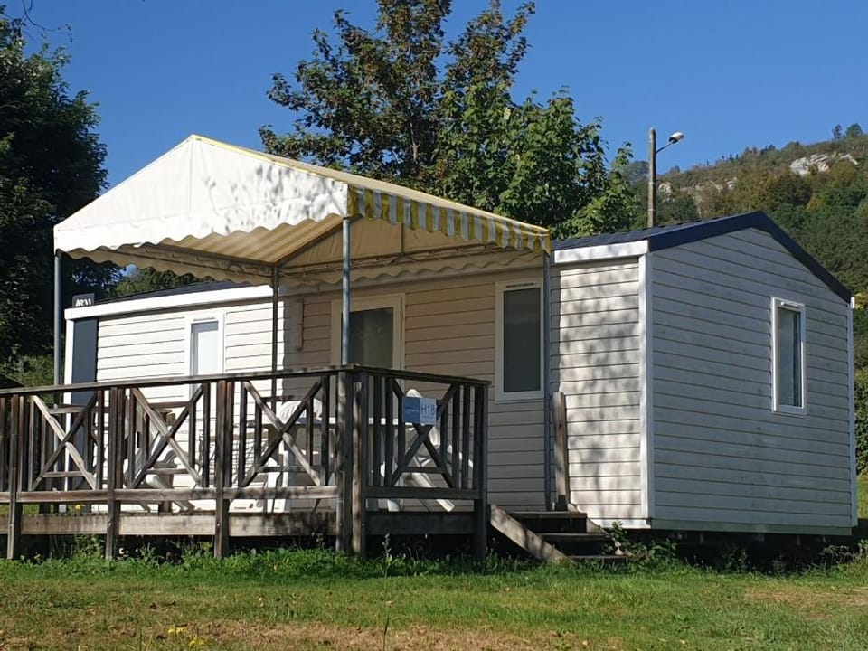 Domaine de l'Epinette Campground/ 
RV Resort in Jura