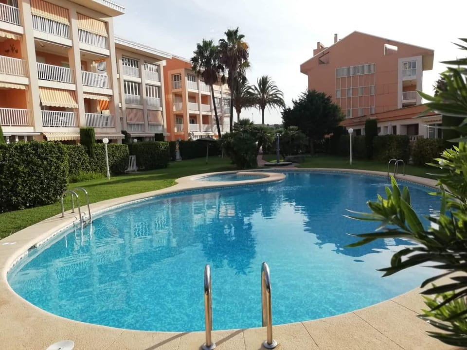 Property building, Swimming pool