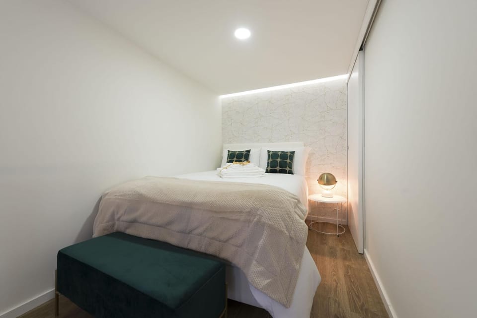 Bed, Photo of the whole room, Bedroom, towels, wardrobe