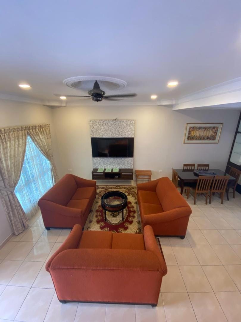 Communal lounge/ TV room, TV and multimedia, Living room, Seating area