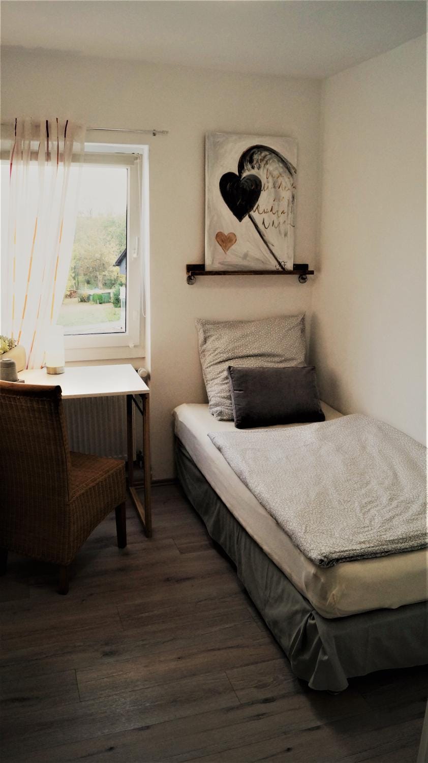 Bed, Photo of the whole room, Bedroom