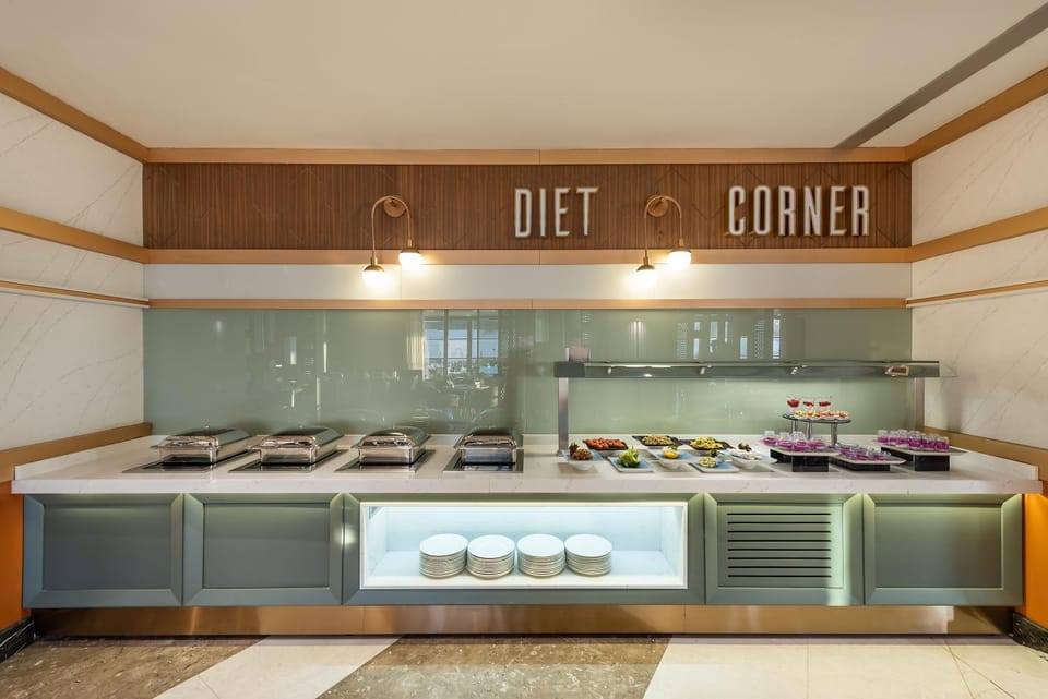 Kitchen or kitchenette, Food and drinks, Banquet/Function facilities, Food, Text overlay, Lunch, Dinner