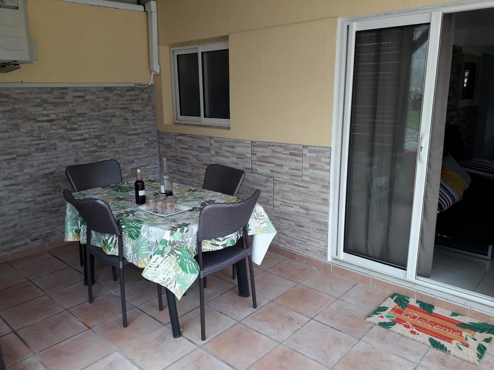 Appartement charmant à Saint-Joseph avec jardin et terrasse, 60 m² Apartment in Fort-de-France