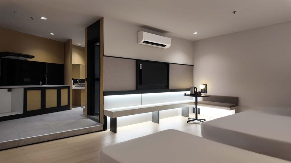 Bed, air conditioner