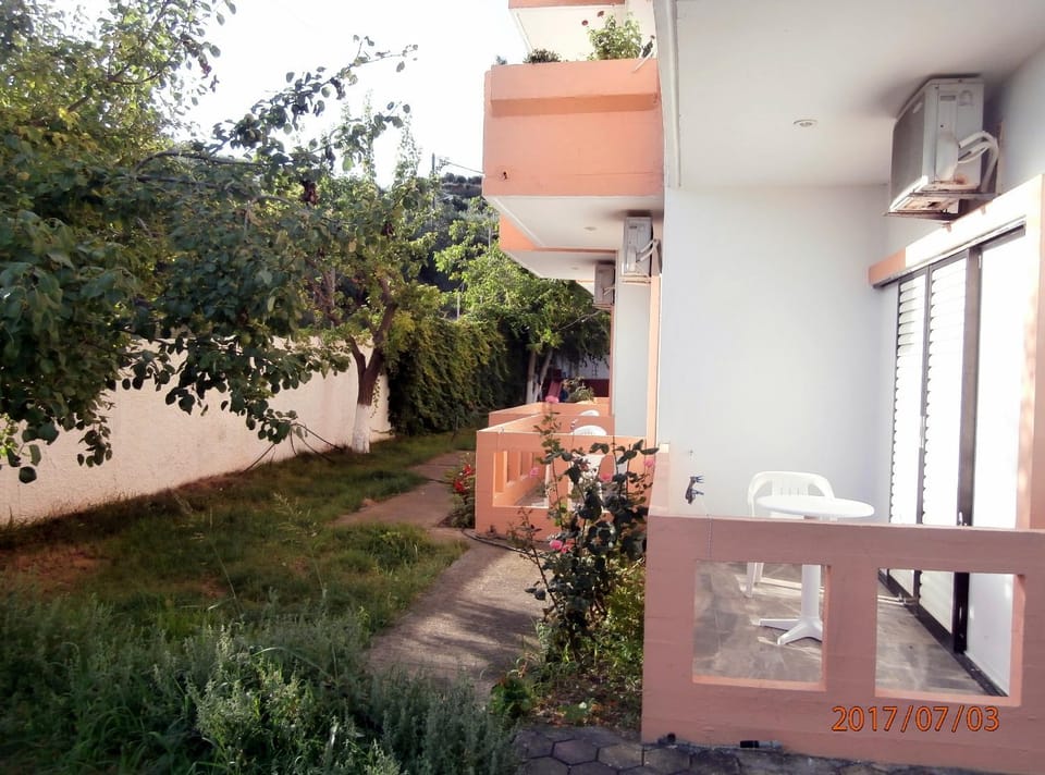 Patio, Garden, Balcony/Terrace