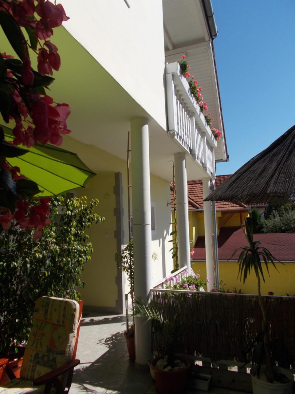 Facade/entrance