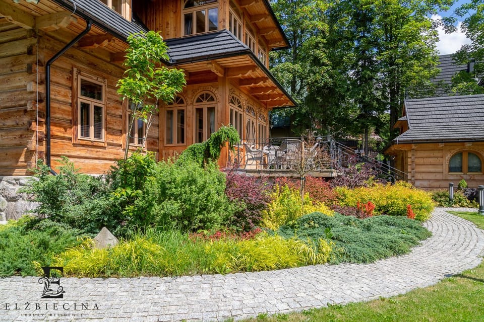 Property building, Day, Summer, Garden, View (from property/room), Balcony/Terrace, Garden view