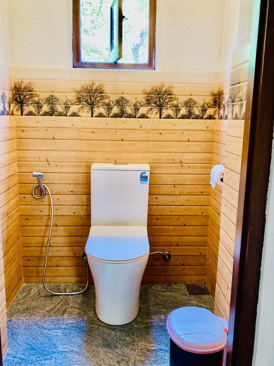 Mountain seaview Cabanas Bed and Breakfast in Tangalle