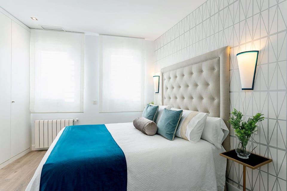 Bed, Photo of the whole room, Bedroom, heating
