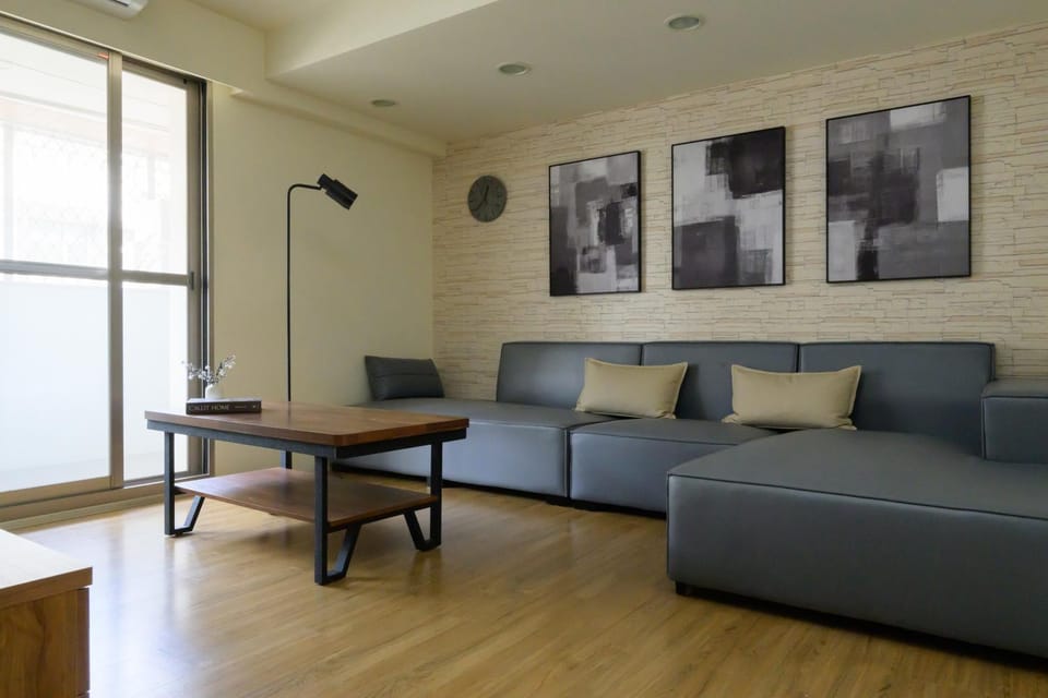 Three Master Bedrooms 4B4b Home 1min to SYS MRT 三主臥4房4衛 1分到國父紀念館站 Apartment in Taipei City