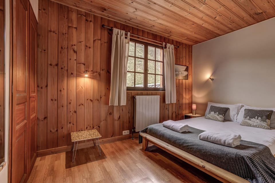 Chalet Trois Bois, Alpes Agency, Les Houches, Sleeps 8 Chalet in Les Houches
