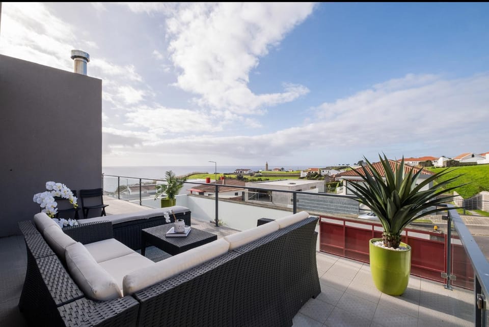 Casa Celeste - Deluxe Ocean View/Heated Pool House in Azores District