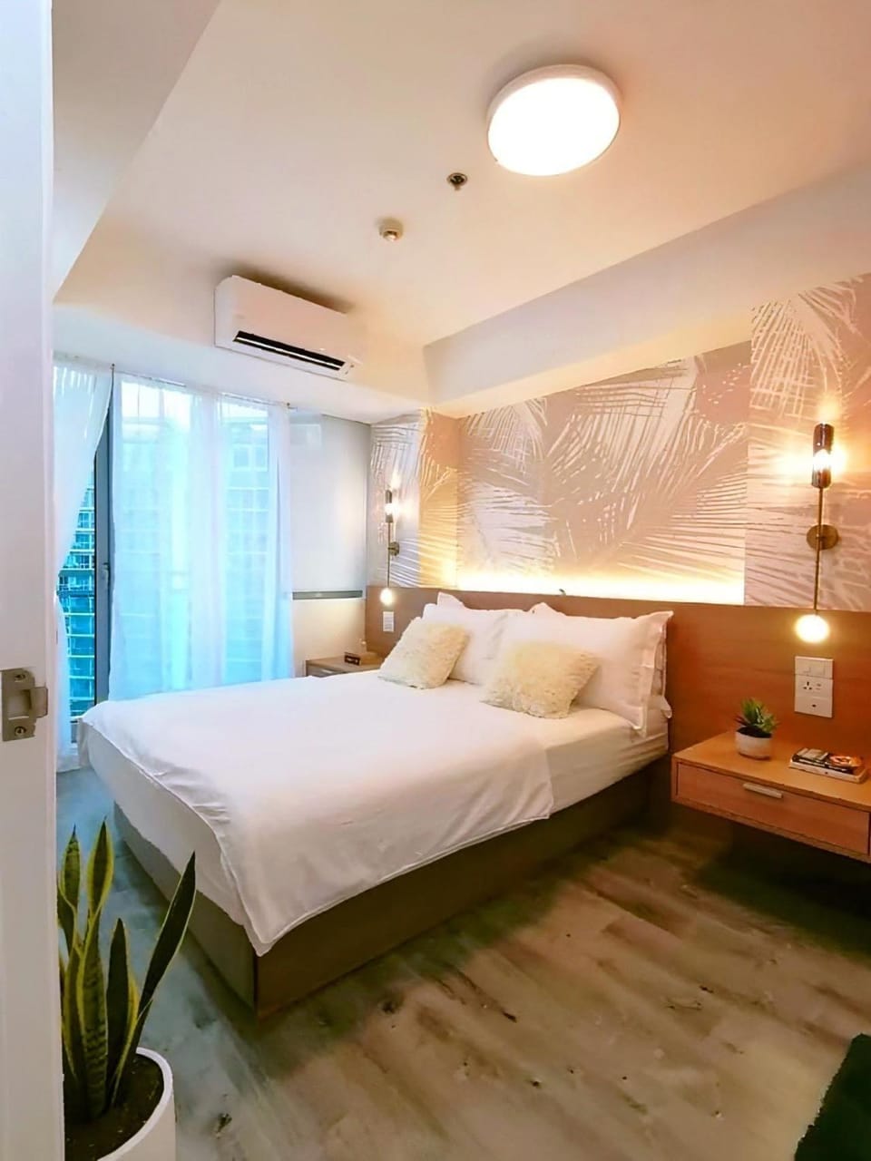 Bed, Photo of the whole room, Bedroom, air conditioner