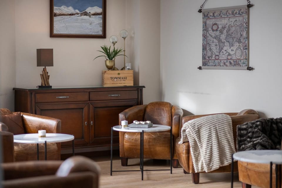 Lounge or bar
