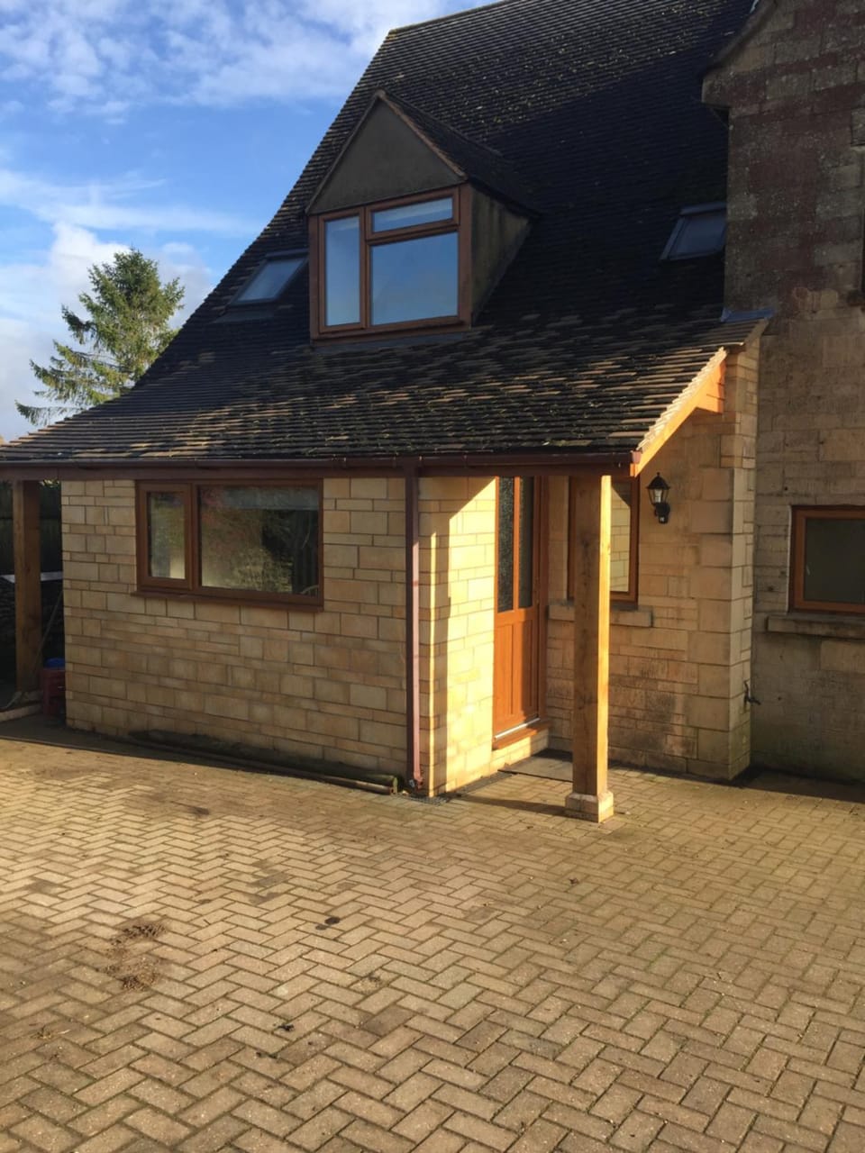 Property building, Facade/entrance