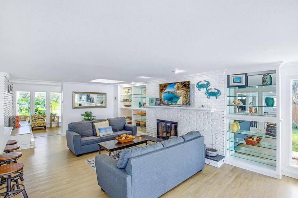 Bay Shore - Pool - Bay Access - Boat Rental House in Upper Grand Lagoon