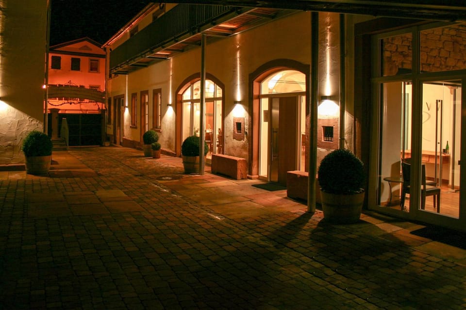 Patio, Facade/entrance