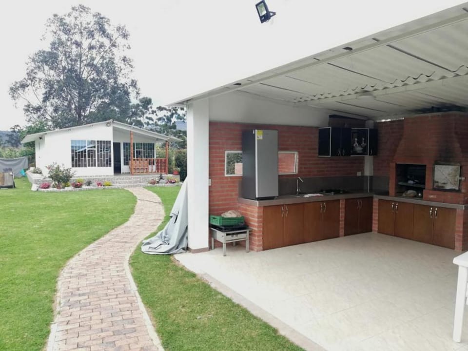 BBQ facilities, Communal kitchen