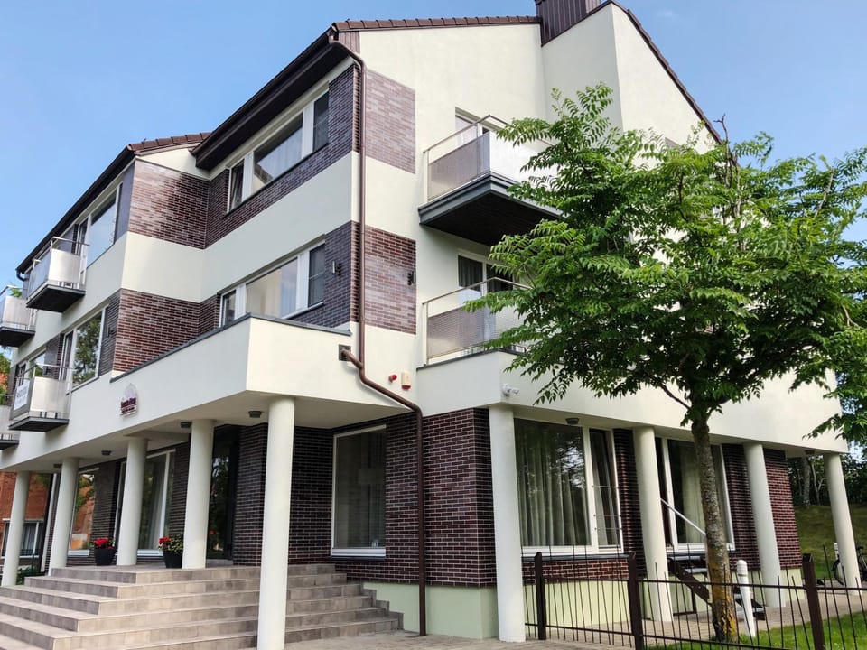 Property building, Facade/entrance