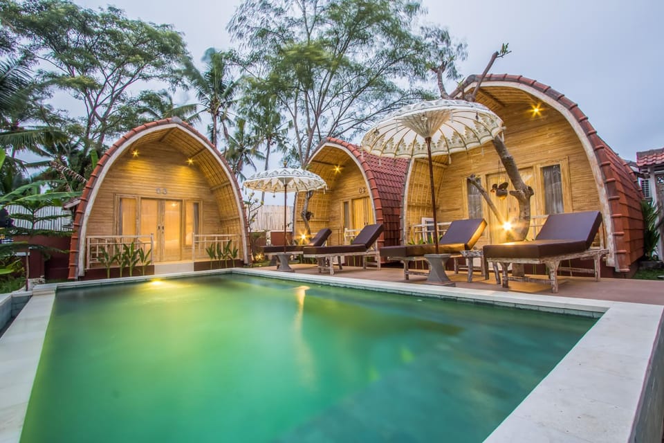 Property building, Swimming pool, Swimming pool