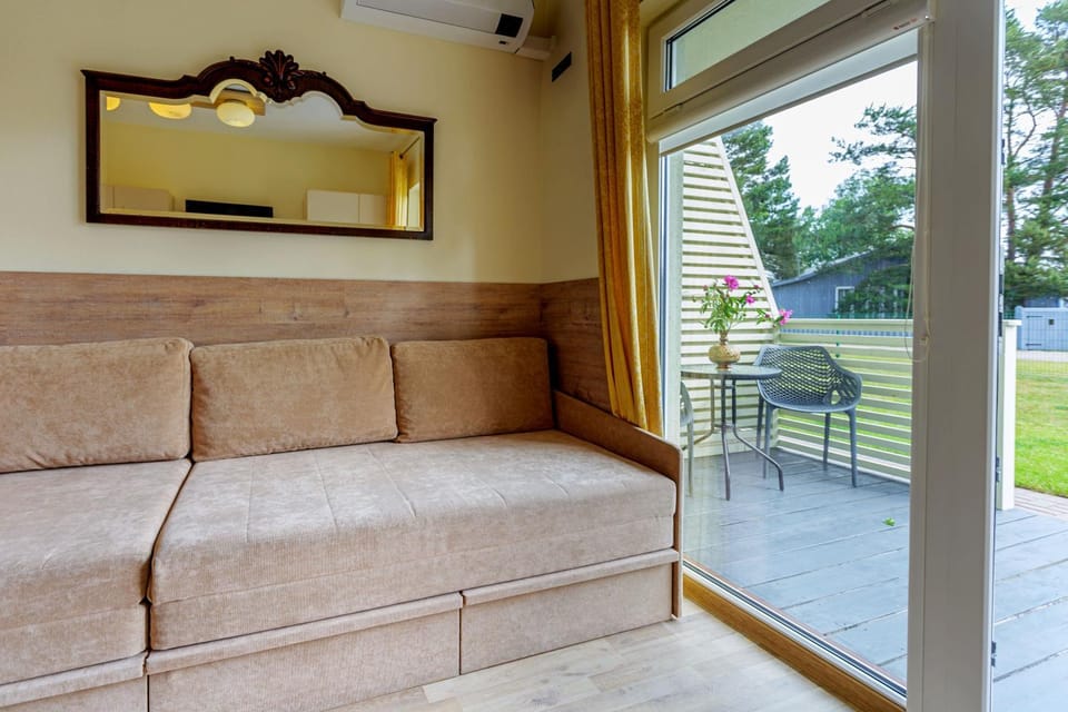 Day, View (from property/room), Balcony/Terrace, Seating area, Bedroom